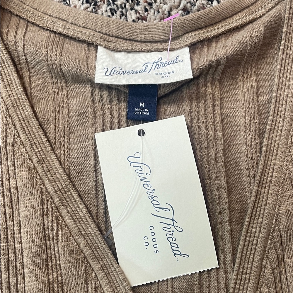 Universal Thread Short Sleeved Top Bundle Woman’s… - image 3